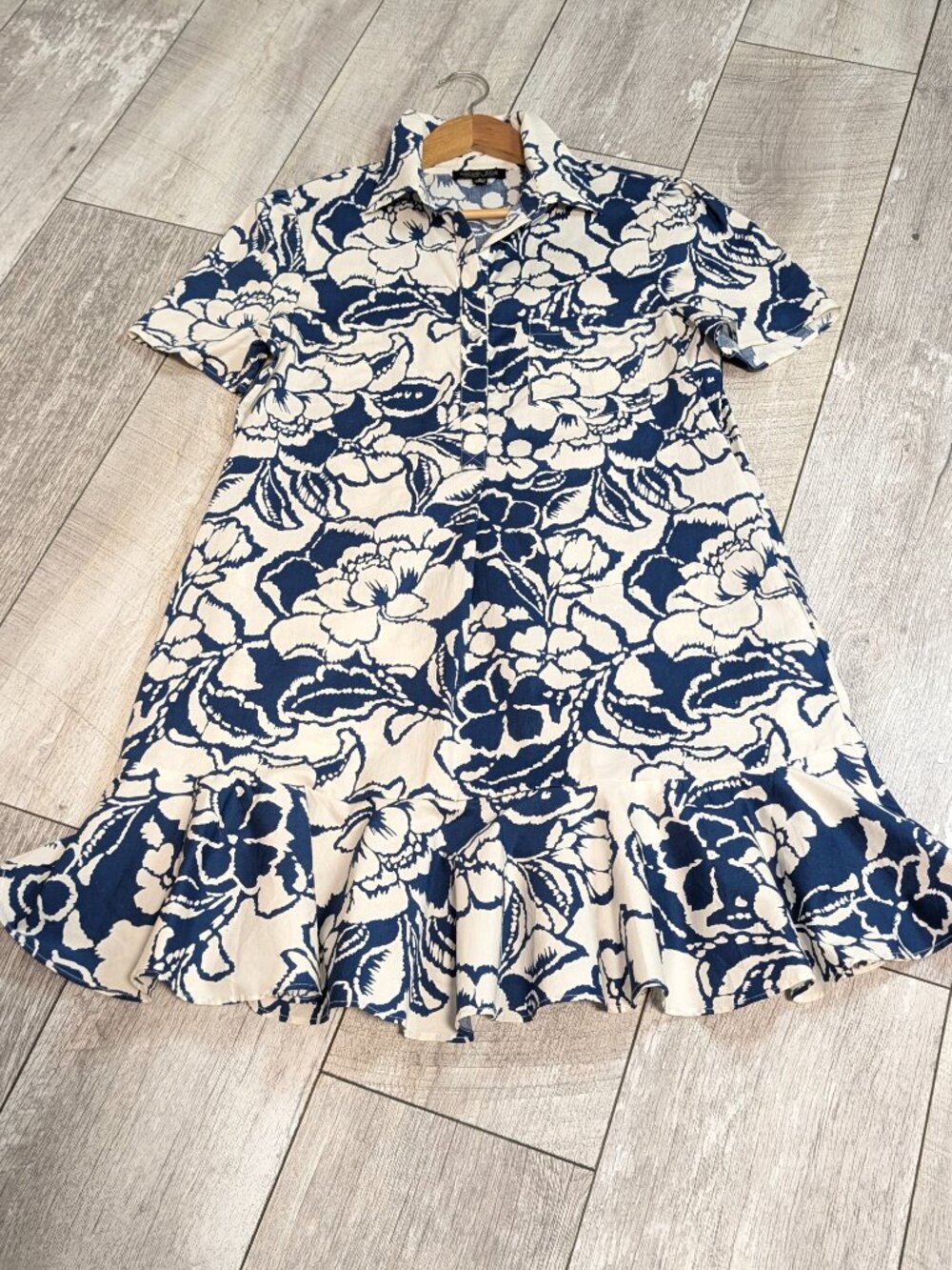 Floral Popover Shift Midi Dress Blue Ivory M Ruffle Hem Rachel Zoe Coastal NWOT - Picture 6 of 12